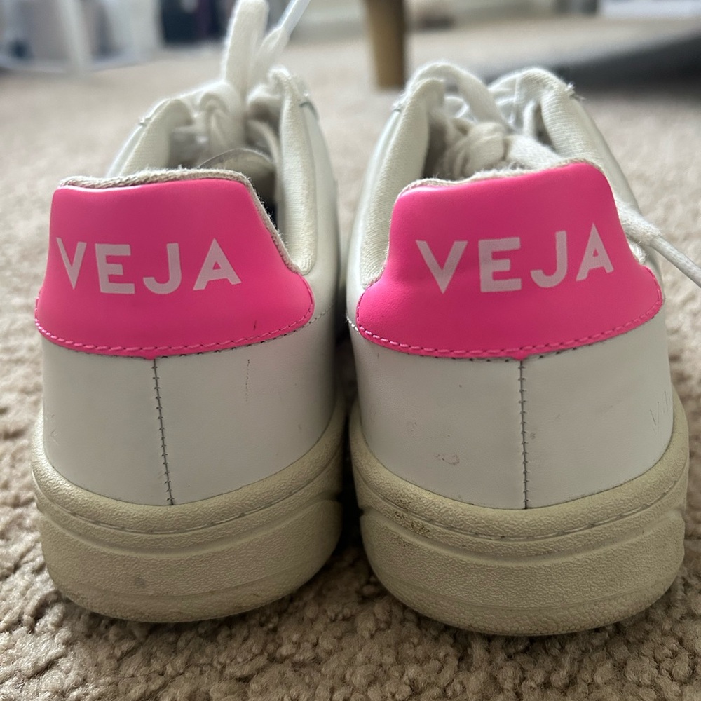 Veja V12 White with pink and grey sneakers - Picture 2 of 4